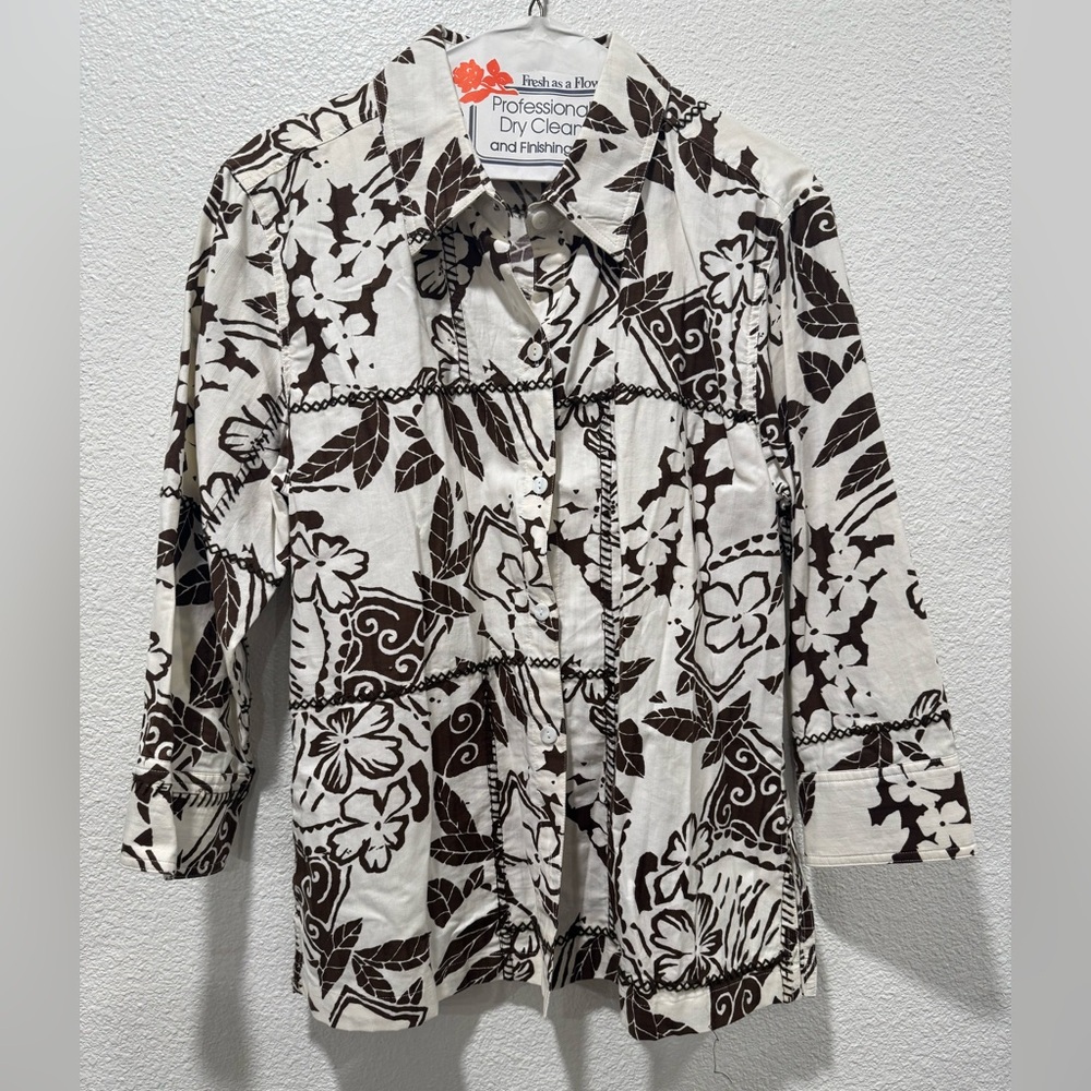 A la carte, 3/4 sleeve jacket, brown and white print, Medium